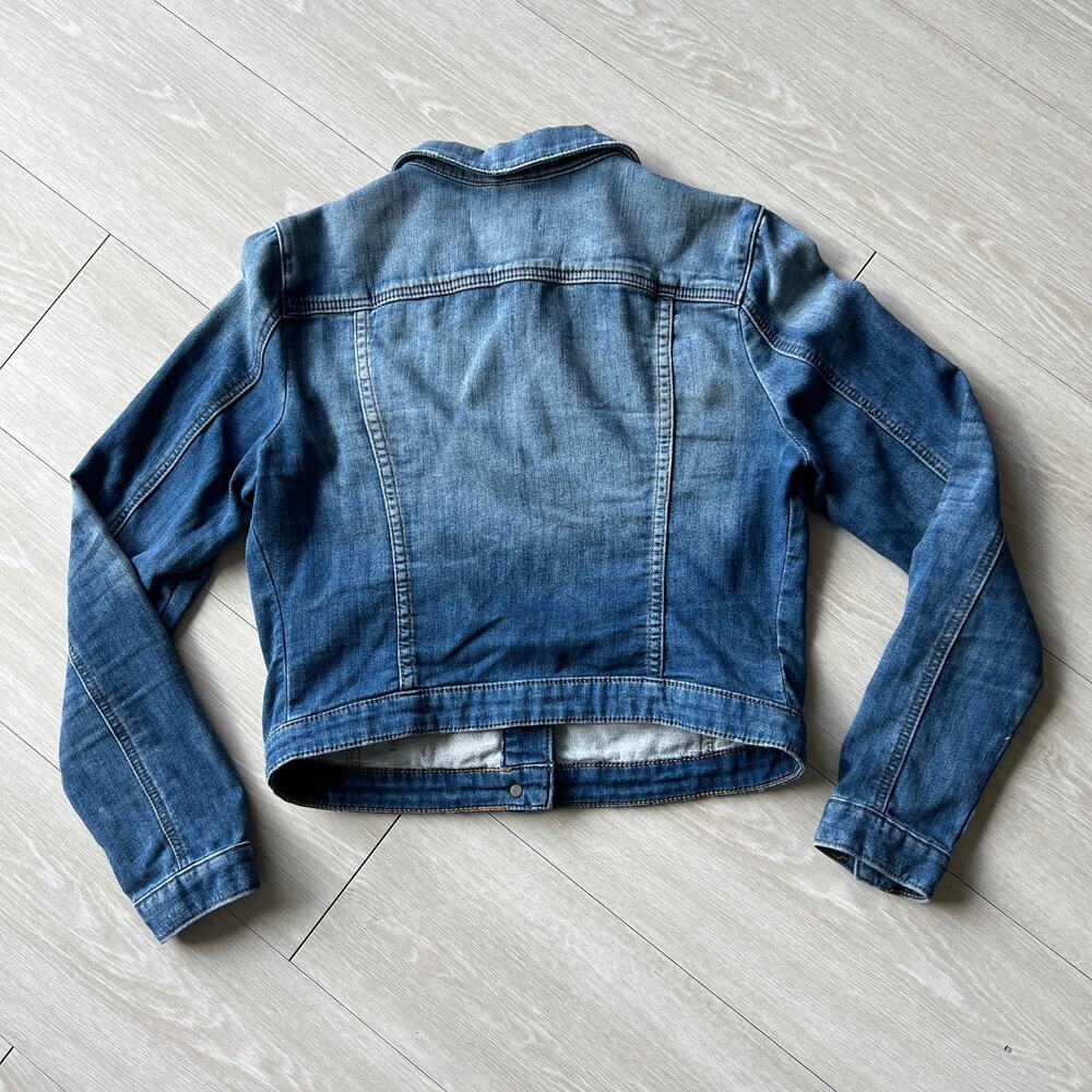 Guess Jeans Cropped Denim Jacket Womens Medium Fits Small - Picture 3 of 11